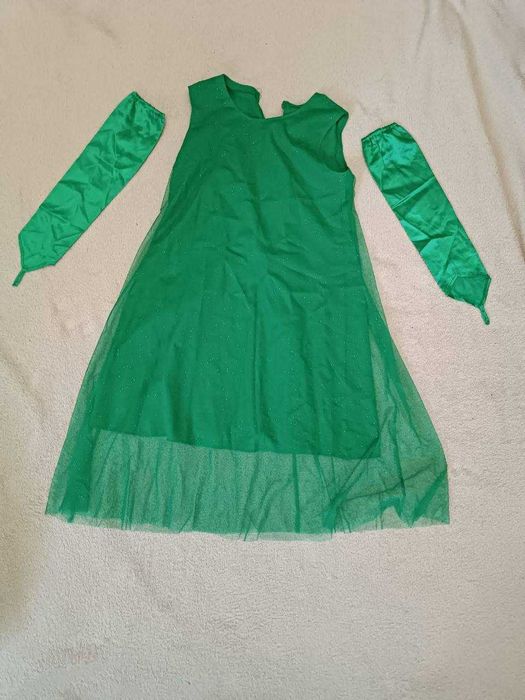 Много нарядных платьев  для девочки/ девушки  10-15 лет