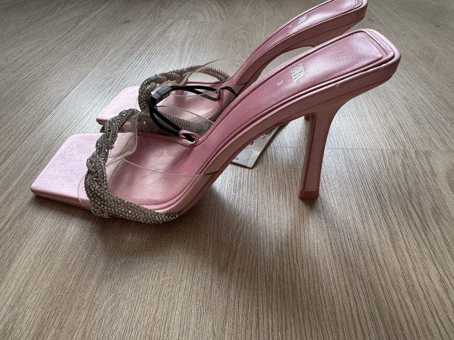 Нови сандали Zara 38 размер