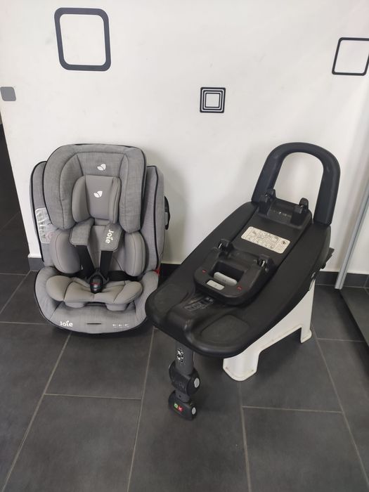 Scaun auto Joie Stages cu baza isofix pentru copii între 0 și 25 kg