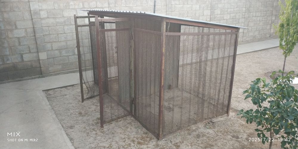 Продаётся вольер для 1–2 собак, металл, профнастил.