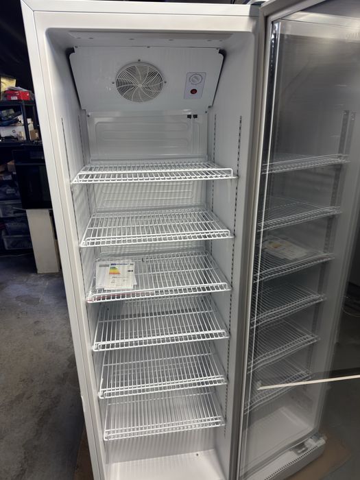 Vitrină frigorifică Bomann KSG 7351