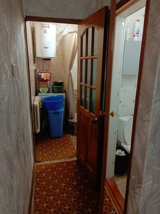 Продаётся трёхкомнатная квартира.