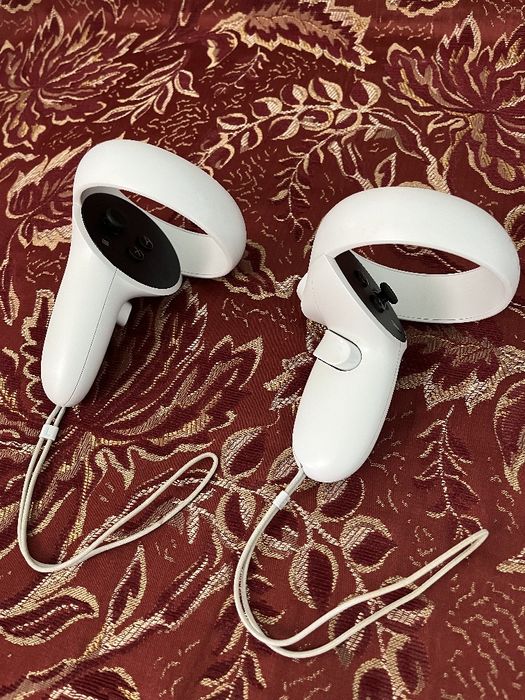 Oculus Quest 2 + оригинальные аксессуары + чехол в подарок