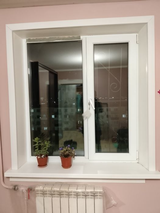 Продам б/у пластиковое окно кухонное