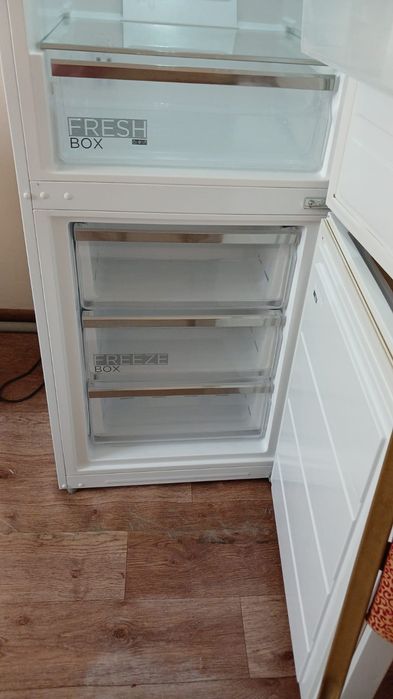 Холодильник  Midea