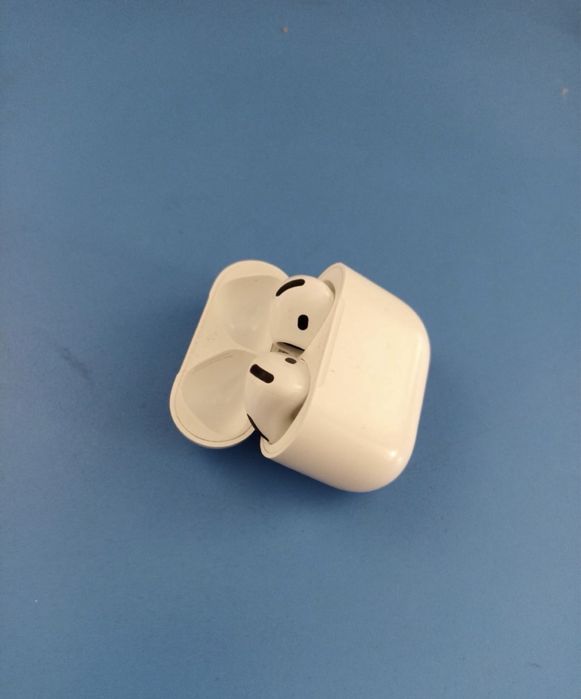 Продам airpods 4