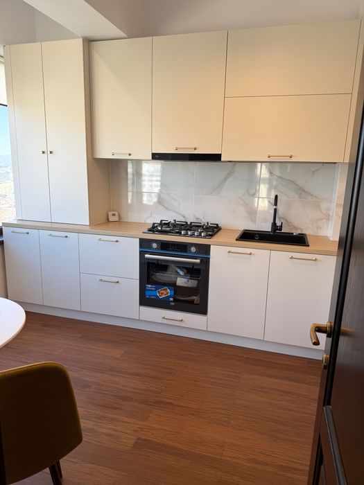 Închiriez apartament cu 1 cameră