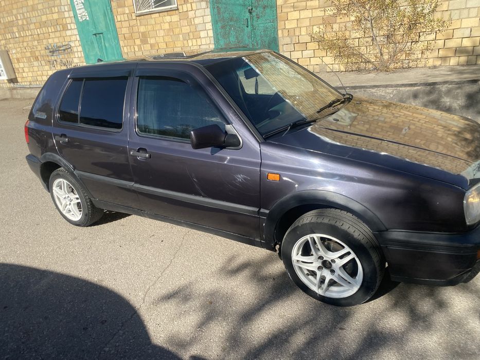 Голф 3 1.6 абу продаю