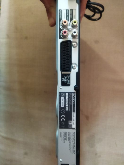 DVD-плеер Sony DVP-SR100.