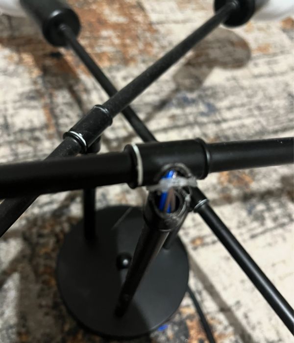 Продам люстру недорого