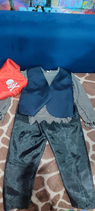 Продам новогодние костюмы