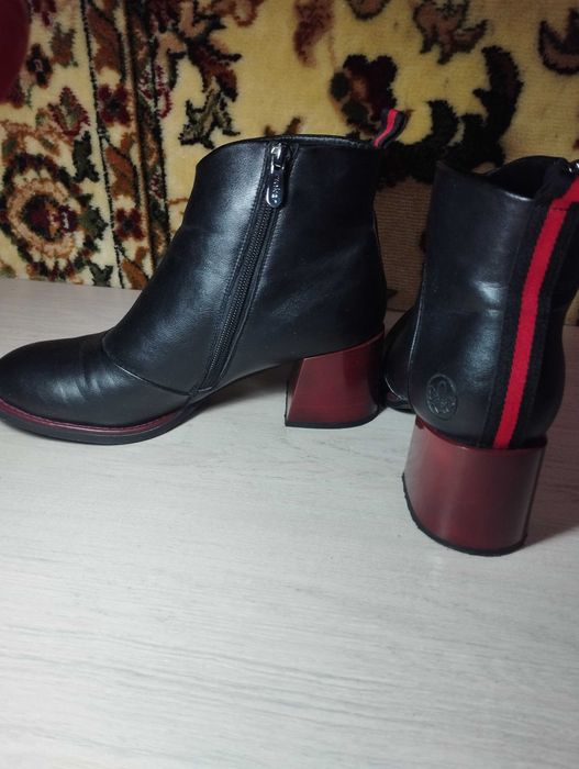 Ботинки женские кожаные Rieker