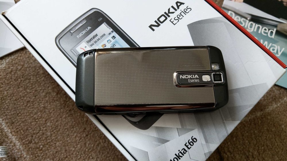 NOKIA E66 made in Finland  lifetimer mic in perfecta stare cu cutia si toate accesoriile originale