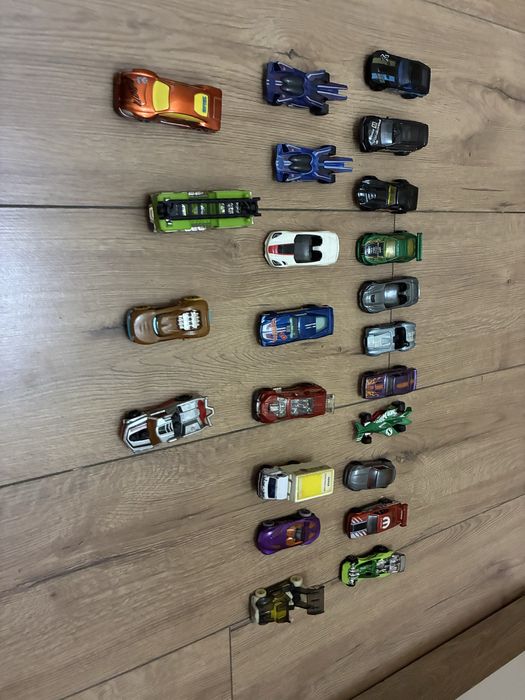 Колички Hotweels