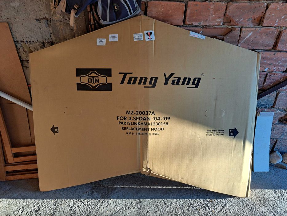 Преден капак за Мазда 3 седан нов