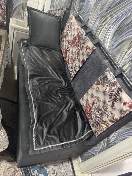 Уголок на кухню состоит из 3 штук