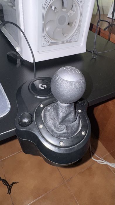 Volan Logitech G923 PC/Xbox + Schimbator Logitech