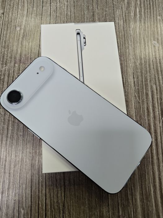 ЧИСТО НОВ iPhone 17 Air / Sky Blue / 256GB