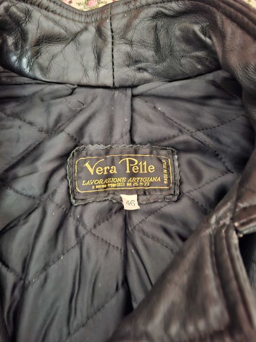 Дамско кожено яке от естествена кожа.