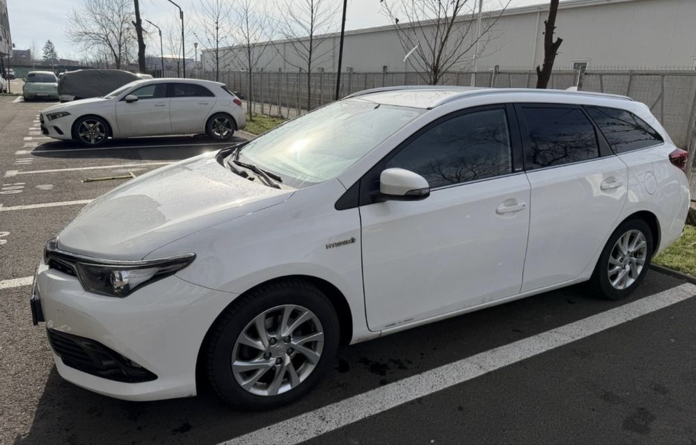 Inchiriez  toyota AURIS , HYBRID! Uber/Bolt