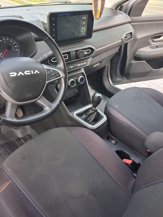 DACIA Logan 2023 — imagine 3