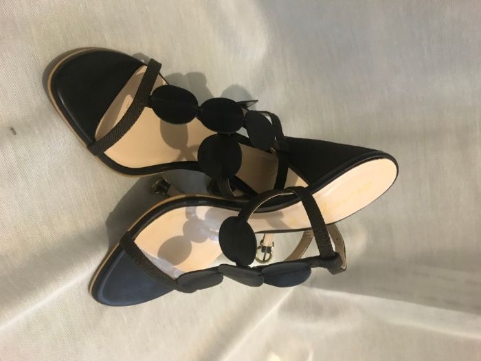 Sandale din piele noi, maro, marimea 39, model deosebit