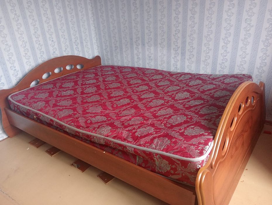 Диван для спальни