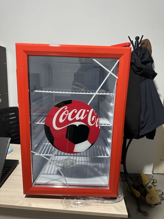 Мини холодильник Coca Cola 68 литров