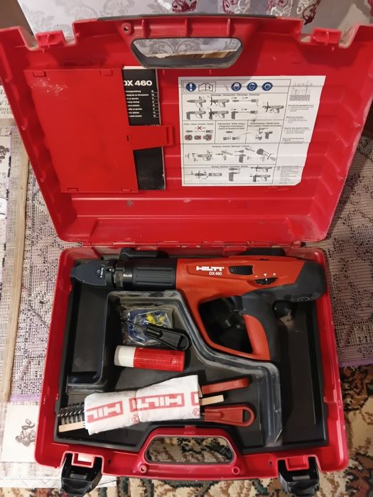 Pistol HILTI  de bătut cuie în beton