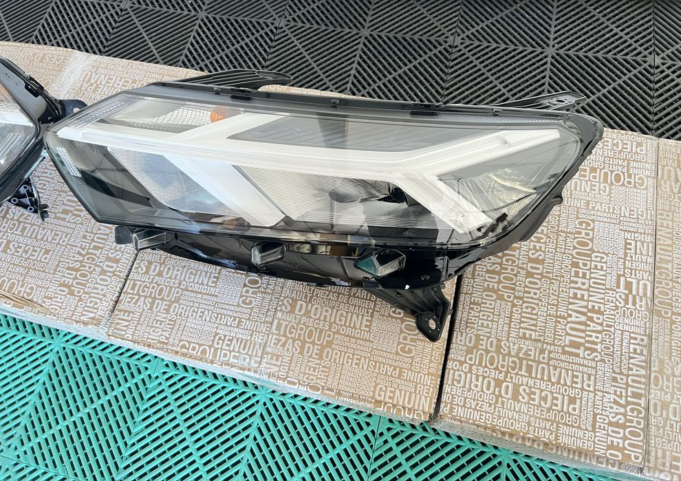 Faruri far stanga dreapta complete originale Dacia Logan Jogger 2023+ noi originale Dacia