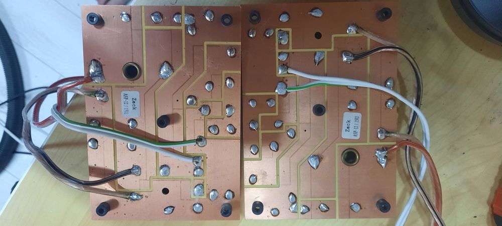 Vând 2 filtre cu drivere înalte  originale ZECK ASP 1502