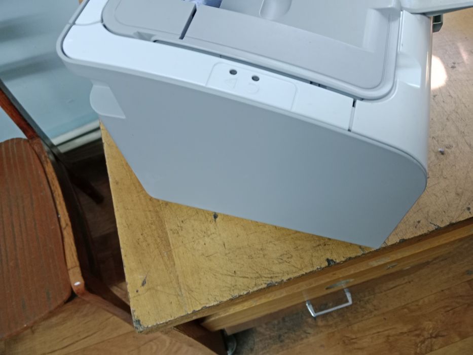 Продам принтер hp p1102
