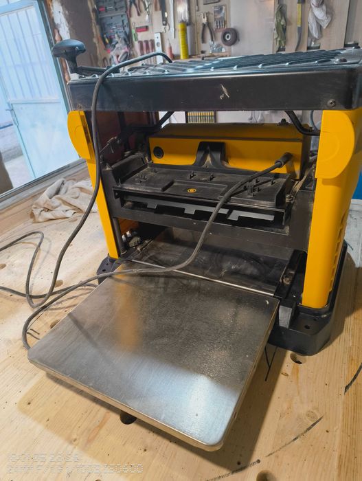 Продавам DeWALT733