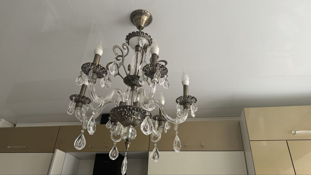 Люстры, в хоршем состояний