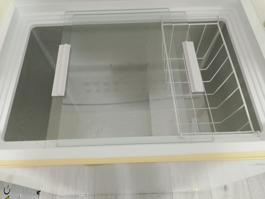 Морозильрик продаю срочно