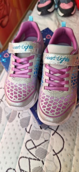 Нови светещи маратонки Скичерс