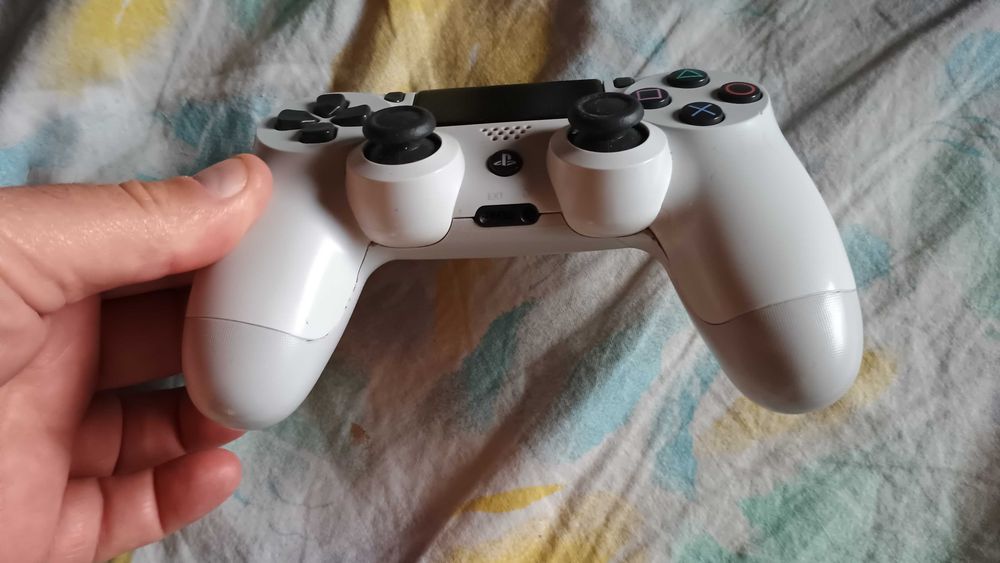 jucarie copii Maneta gamepad joystick Playstation bluetooth PS4 ca nou in stare perfecta