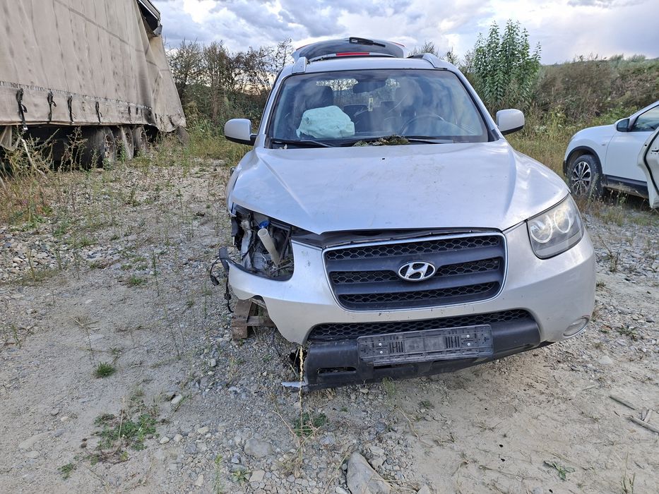 Vand Hyundai Santa Fee avariat