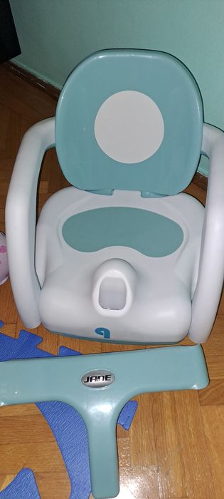 Scaun bebe cu ventuze