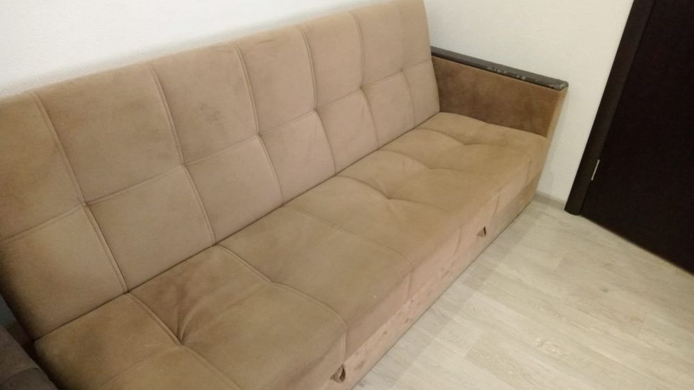 Продам.     Диван