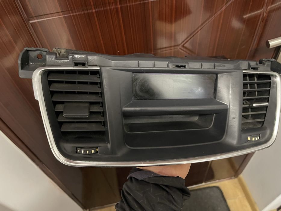 Централни духалки с дисплей за Peugoet ПЕЖО 508 2.0 HDI 2011+