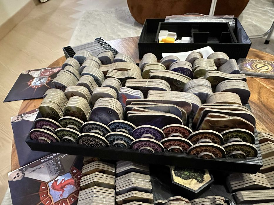 Gloomhaven - пълен комплект с 3D принтирани органайзери