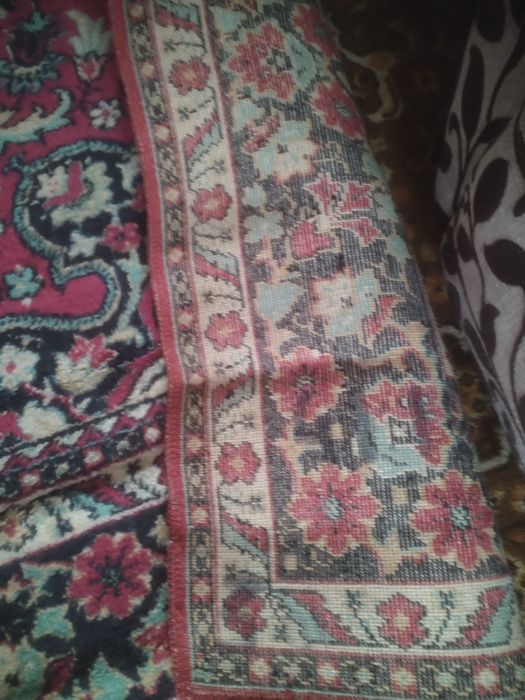 Продам       ковёр