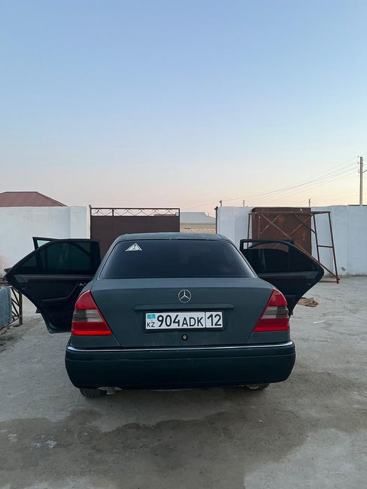 Мерседес сешка сатылады бағасы 1.8келісеміз нақты алатын адамға