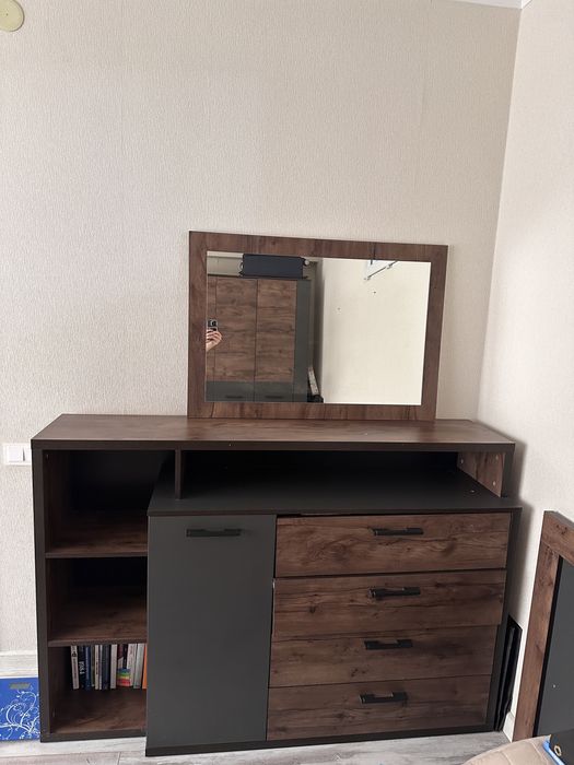 Спальный гарнитур