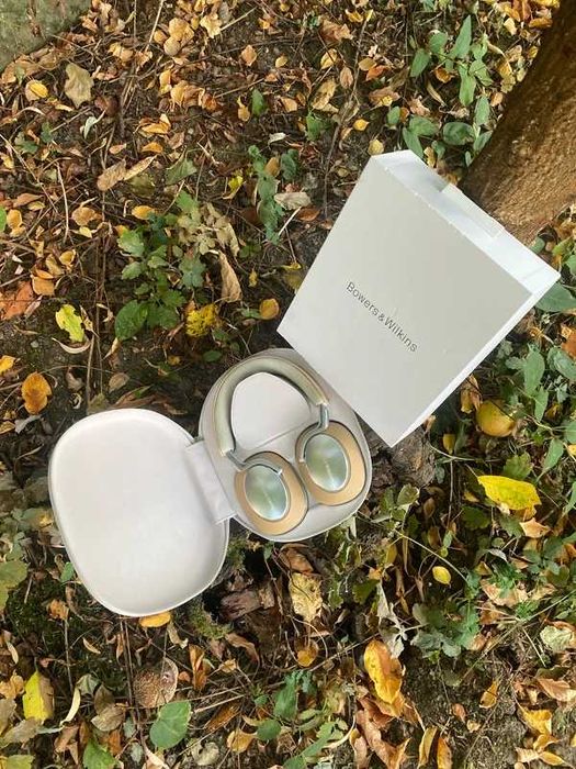 Bowers & Wilkins PX8 Tan  casti wireless