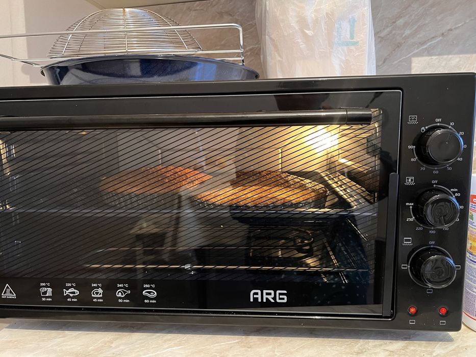 Мини-печь 48 л, почти новая, мощная