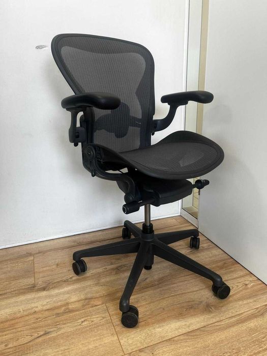 Refurbished Herman Miller Aeron Remastered Graphite
