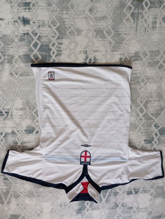 Оригинални тениски на Англия и Барселона