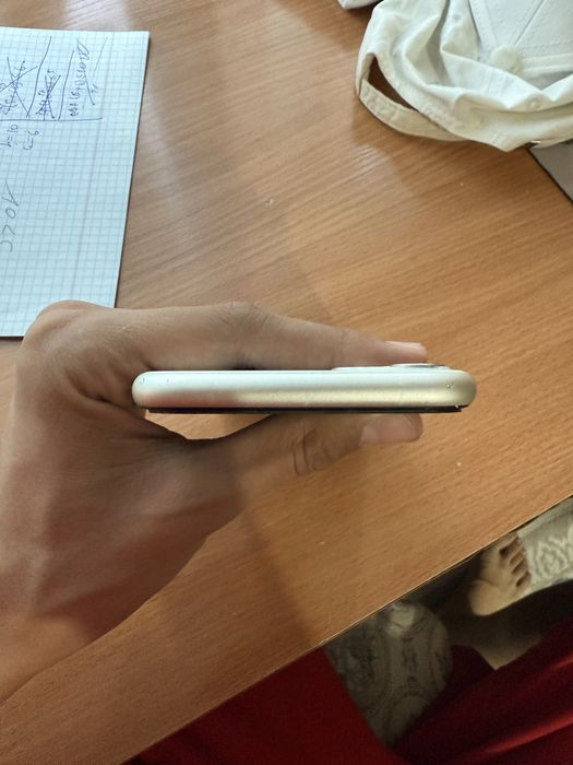 iPhone 11 с гарантией